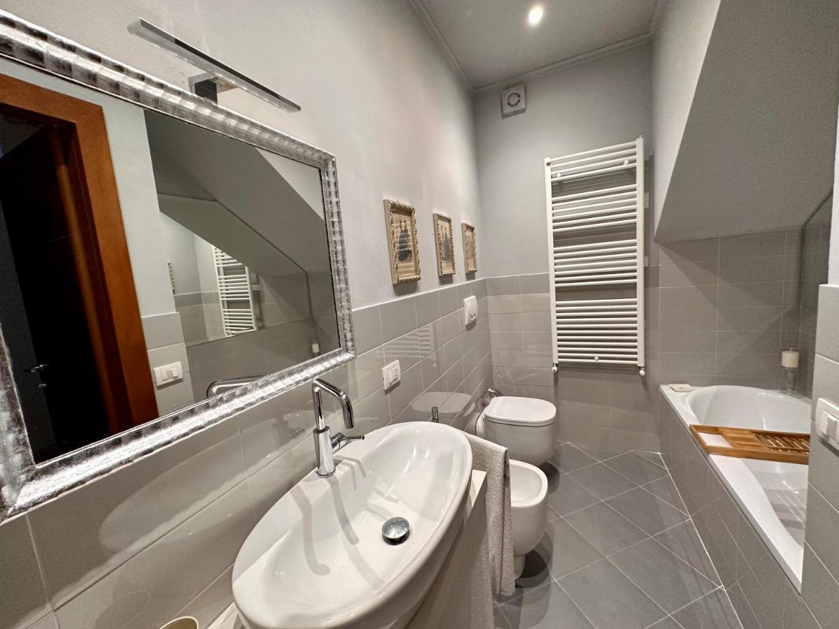 Sisters' Home - Appartamento Nel Centro Storico Con Terrazzo, Aria Condizionata E Vasca Da Bagno Сиена Экстерьер фото