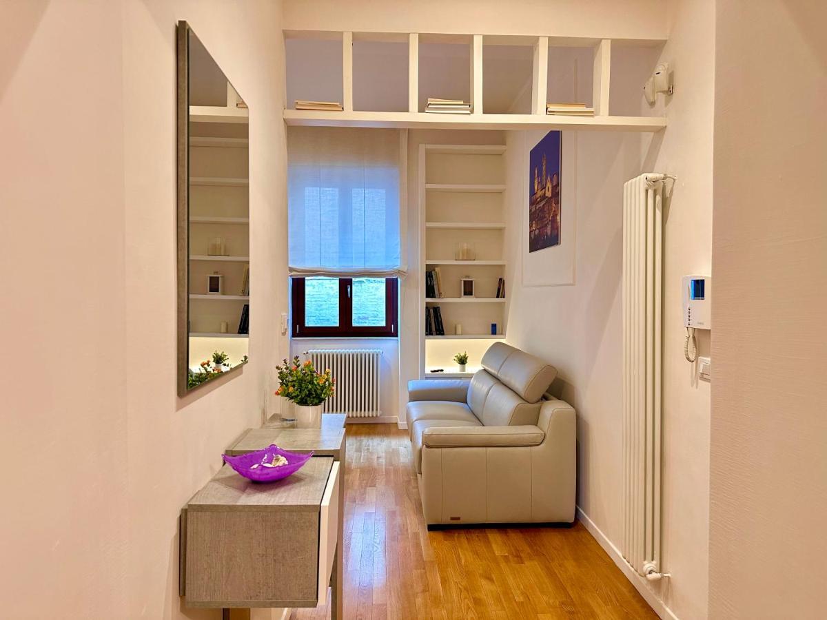Sisters' Home - Appartamento Nel Centro Storico Con Terrazzo, Aria Condizionata E Vasca Da Bagno Сиена Экстерьер фото