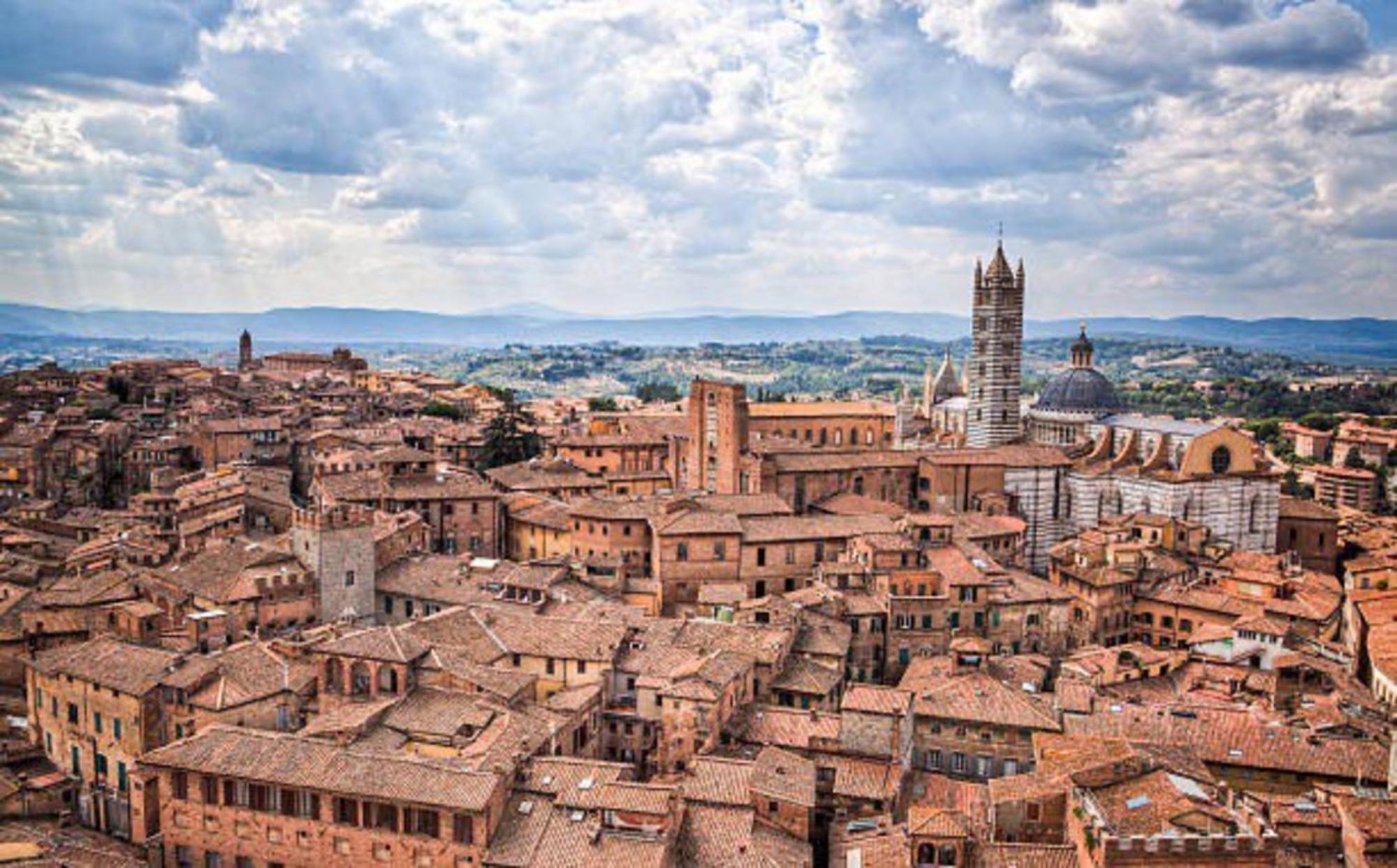 Sisters' Home - Appartamento Nel Centro Storico Con Terrazzo, Aria Condizionata E Vasca Da Bagno Сиена Экстерьер фото