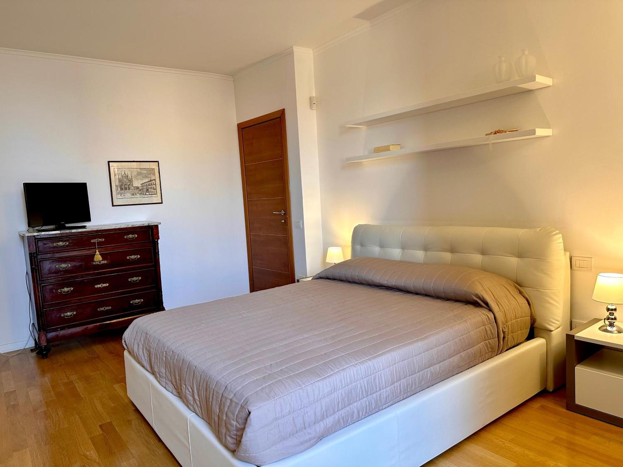 Sisters' Home - Appartamento Nel Centro Storico Con Terrazzo, Aria Condizionata E Vasca Da Bagno Сиена Экстерьер фото